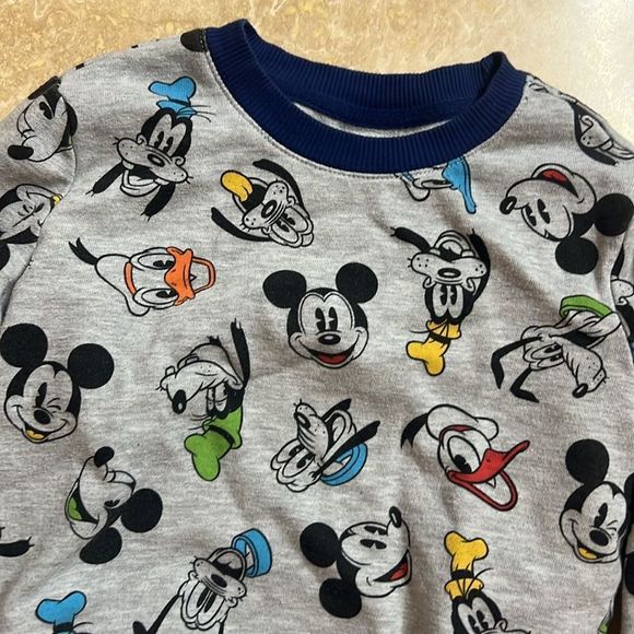 💙Disney sweater💙 - Picture 2 of 3